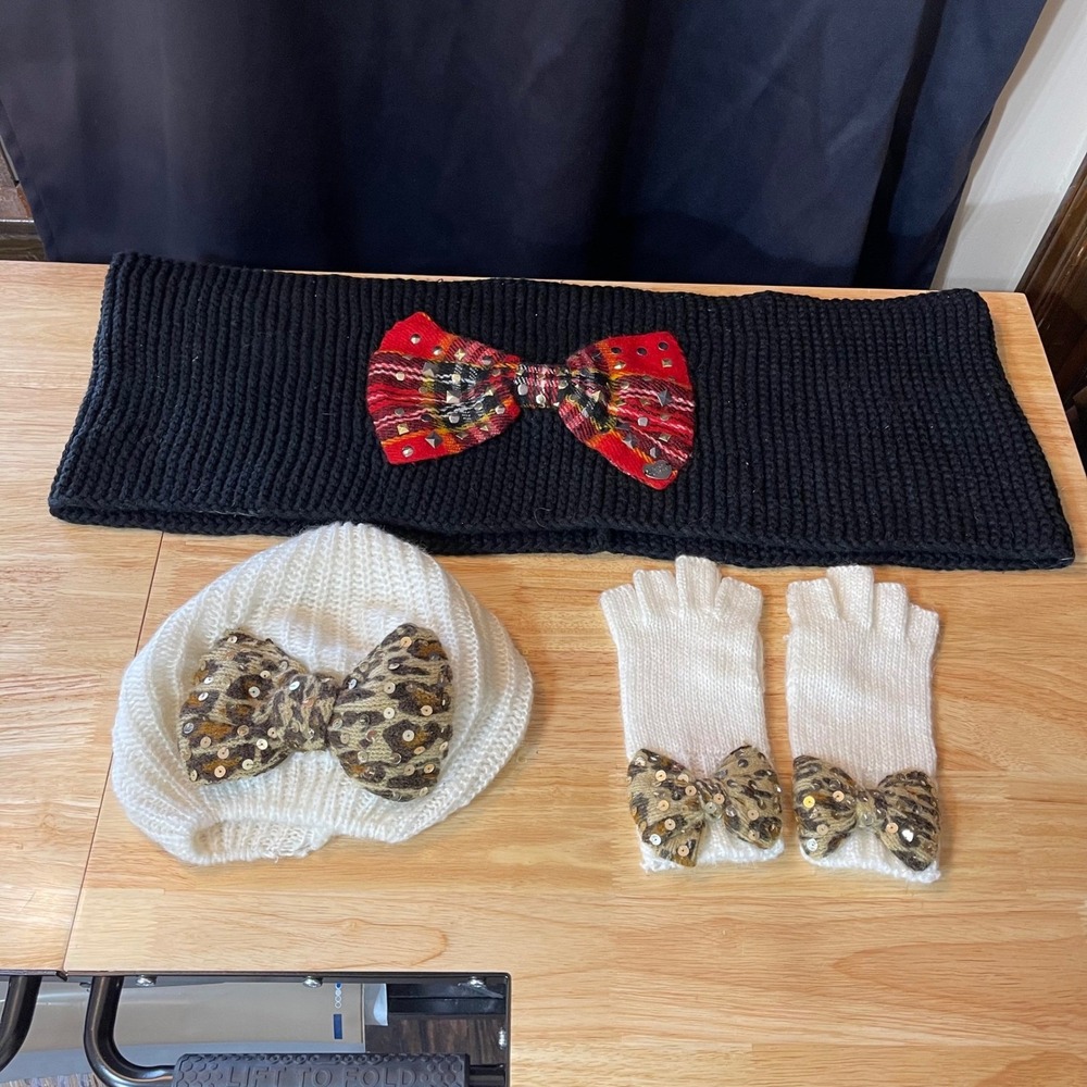 Betsey Johnson Ivory Fingerless Gloves Hat Black Scarf Sequin Bow